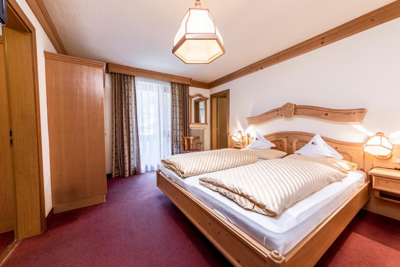 Hotel Dolomiti Ла Вилла Экстерьер фото